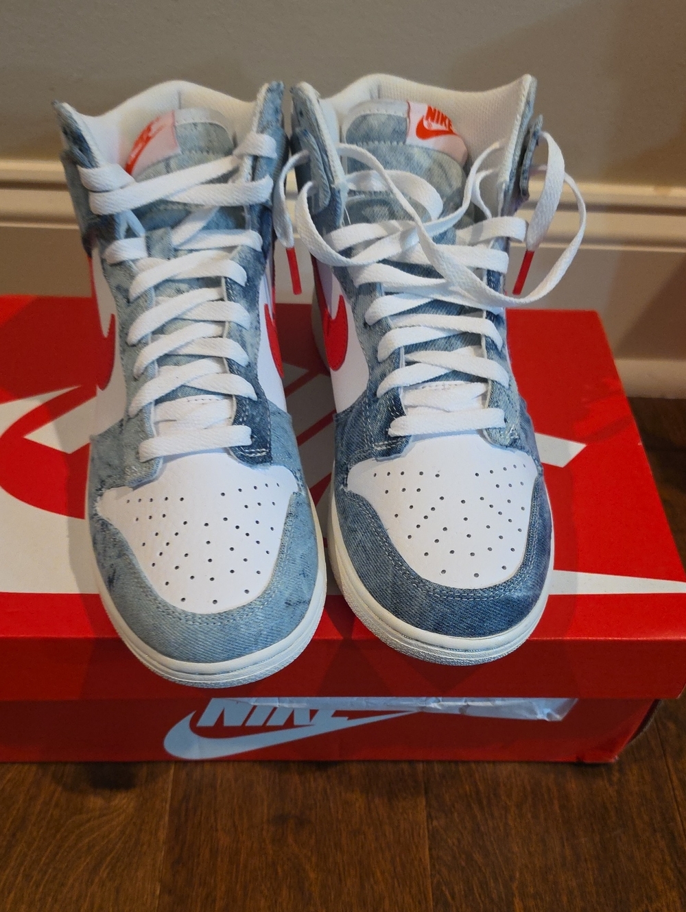 Women Nike High-Top Sneakers in White, Light Blue Denim & Red